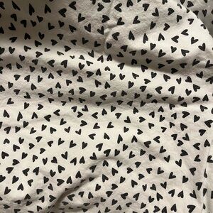 Papyrus Black Heart Patterned Queen size sheet set, 1 fitted, 1 flat, 2 pl cases